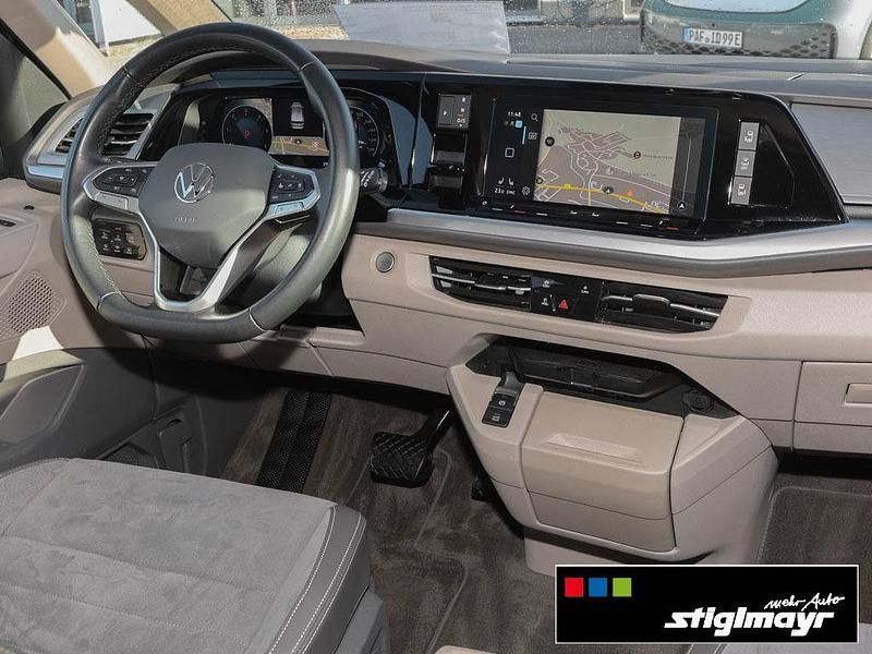 Gebraucht VW Multivan Life 150 PS (110 kW) 2024 Indiumgrau metallic Van