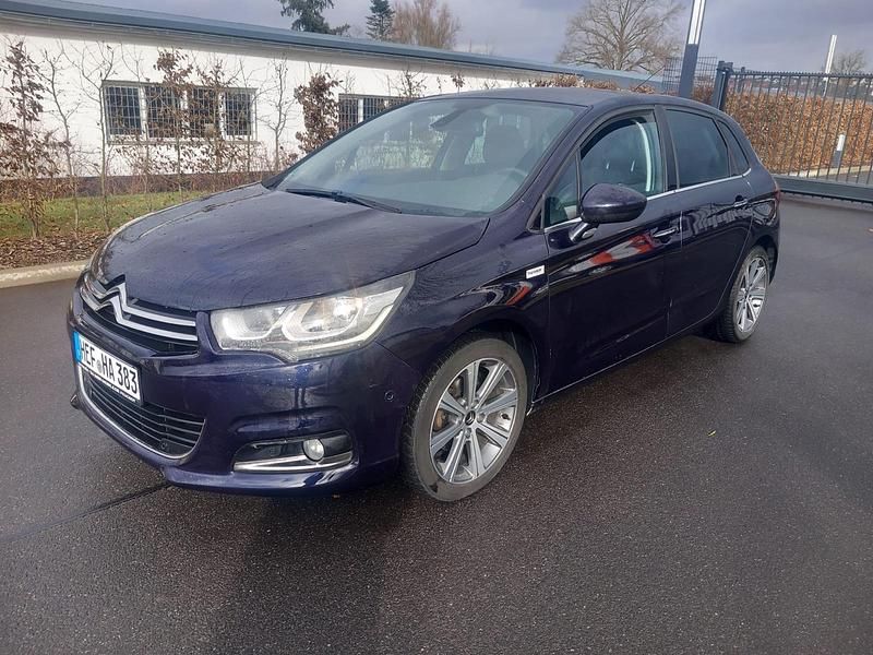 Gebraucht Citroën C4 Shine 119 PS (87 kW) 2016 Blau Limousine