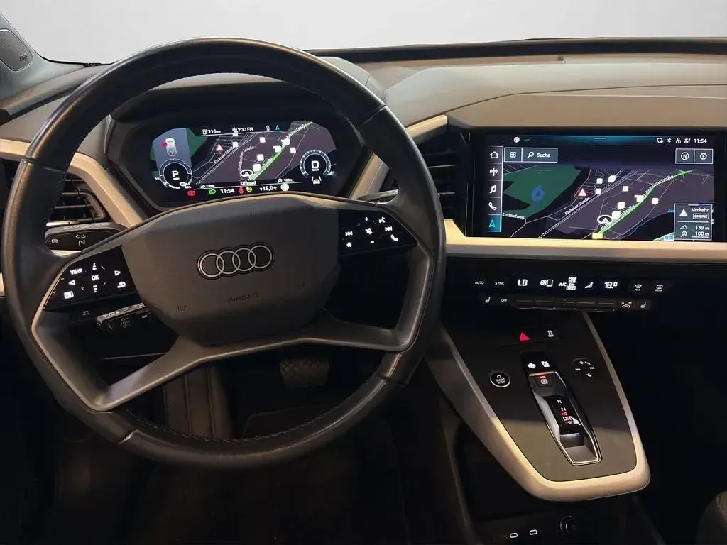 Second-hand Audi Q4 e-tron Comfort 150 kW (204 CP) 2023 Albastru SUV