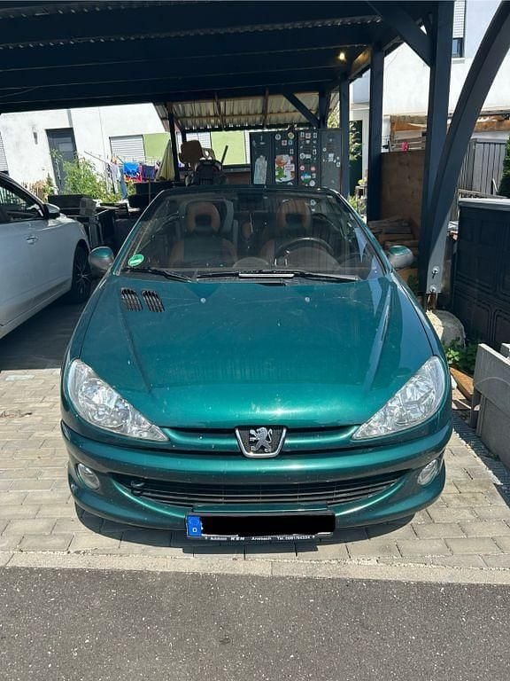 Grün Gebraucht 2003 Peugeot 206 CC Roland Garros Cabrio | 799 € (Superpreis) - Bild 1/4