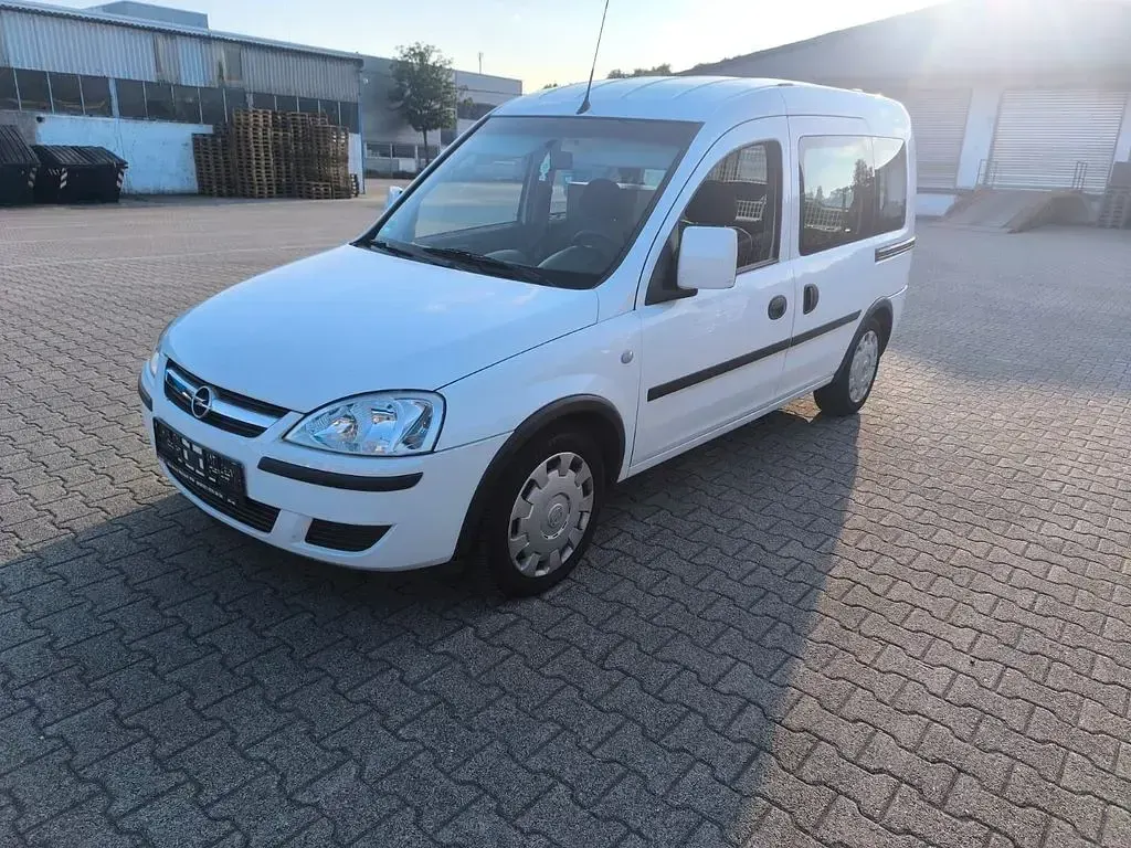 Gebraucht Opel Combo Edition 94 PS (69 kW) 2007 Weiß Van / Kleinbus
