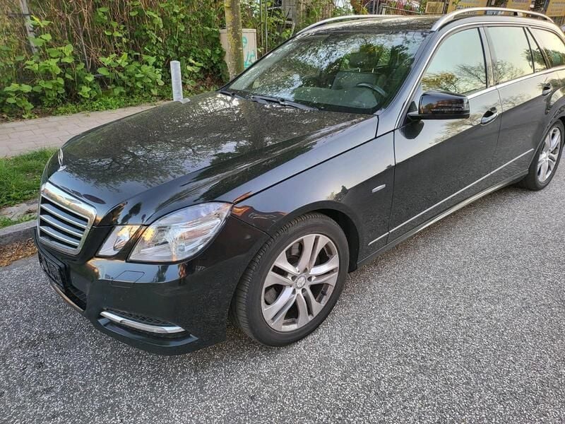 Schwarz Gebraucht 2011 Mercedes E250 Avantgarde Kombi | 8.900 € (Superpreis) - Bild 1/4