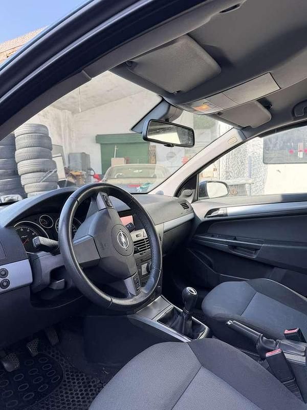 Gebraucht Opel Astra Edition 105 PS (77 kW) 2007 Grün Kleinwagen