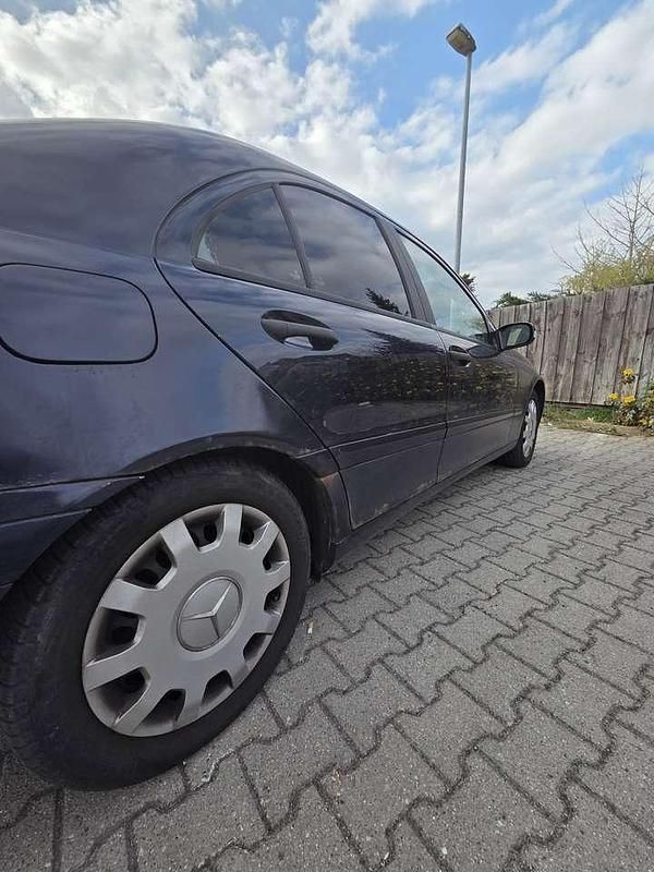 Brugt Mercedes 200 116 HK (85 kW) 2001 Blå Sedan