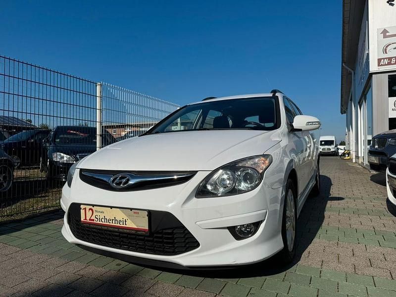 Gebraucht Hyundai i30 Edition 90 PS (66 kW) 2011 Weiß Kombi