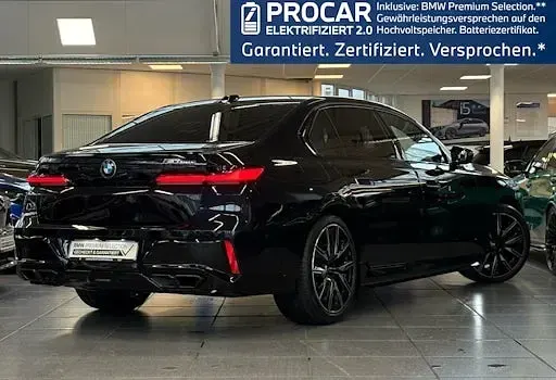 Gebraucht BMW M760e Comfort Edition 571 PS (419 kW) 2024 Schwarz Limousine