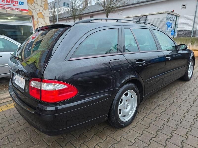Gebraucht Mercedes E240 177 PS (130 kW) 2005 Schwarz Kombi