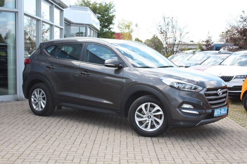 Grau Gebraucht 2016 Hyundai Tucson SUV | 16.950 € (Guter Preis) - Bild 1/4