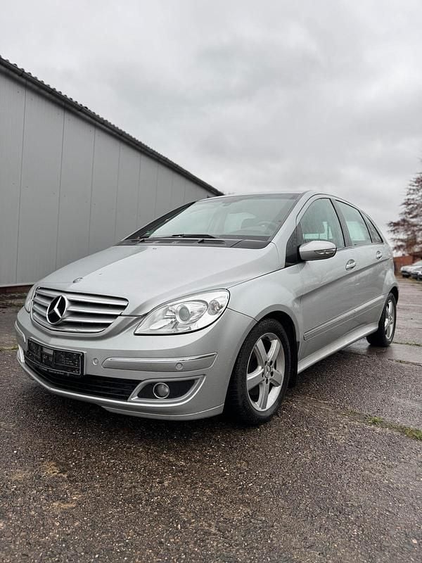 Silber Gebraucht 2006 Mercedes B200 Van / Kleinbus | 5.200 € (Fairer Preis) - Bild 1/4