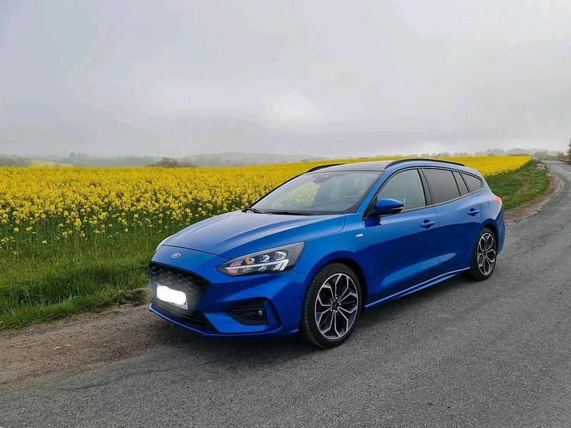 Blau Gebraucht 2019 Ford Focus ST-Line Kombi | 15.400 € (Fairer Preis) - Bild 1/4