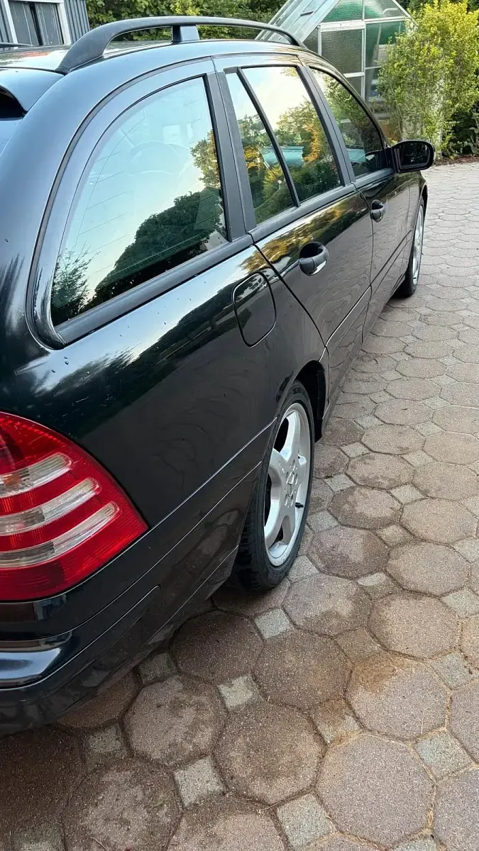 Gebraucht Mercedes C180 143 PS (105 kW) 2006 Schwarz Kombi