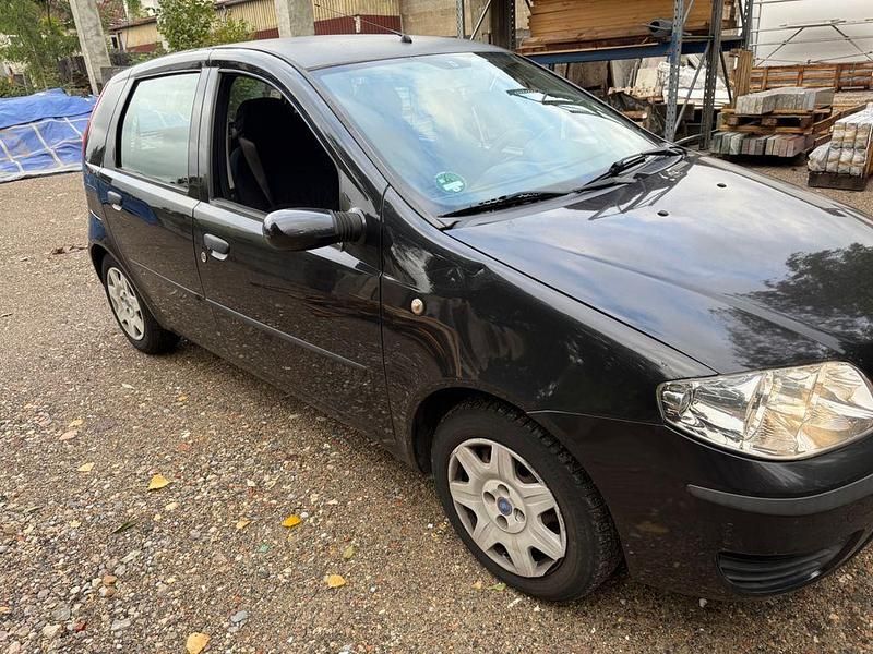 Schwarz Gebraucht 2004 Fiat Punto Dynamic Kleinwagen | 1.150 € (Fairer Preis) - Bild 1/4