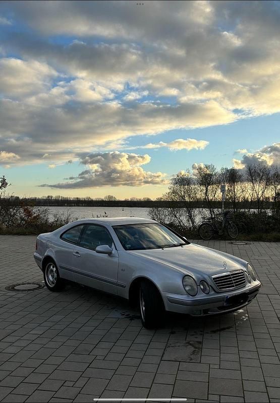 Grau Gebraucht 1998 Mercedes CLK200 Coupé | 2.700 € (Superpreis) - Bild 1/4