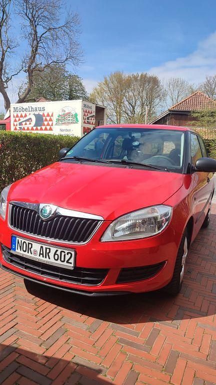 Rot Gebraucht 2011 Skoda Fabia Special Limousine | 3.900 € (Etwas zu teuer) - Bild 1/4