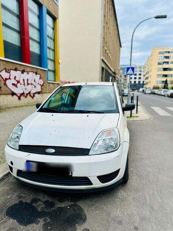 Weiß Gebraucht 2005 Ford Fiesta Kleinwagen | 350 € (Superpreis) - Bild 1/4