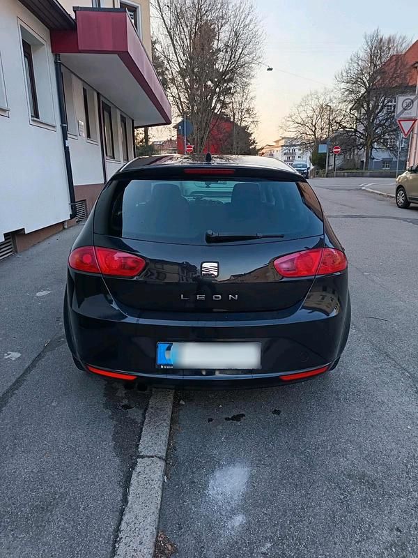 Gebraucht VW Golf VI 125 PS (91 kW) 2010 Schwarz Kleinwagen