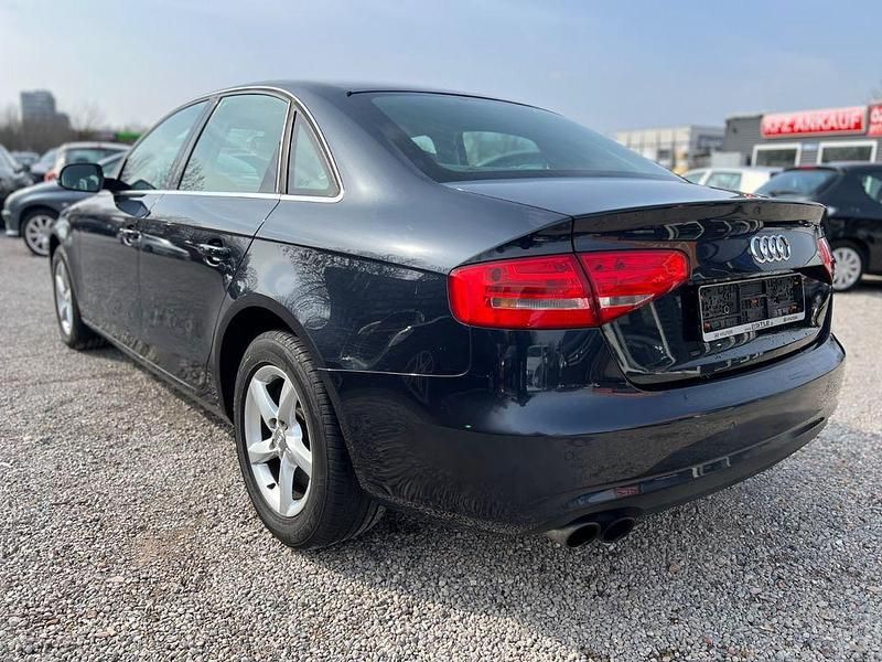 Gebraucht Audi A4 Ambiente 170 PS (125 kW) 2013 Blau Limousine