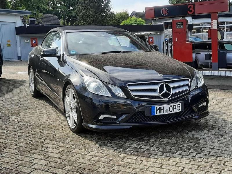 Gebraucht Mercedes E250 Avantgarde 204 PS (150 kW) 2011 Schwarz Cabrio