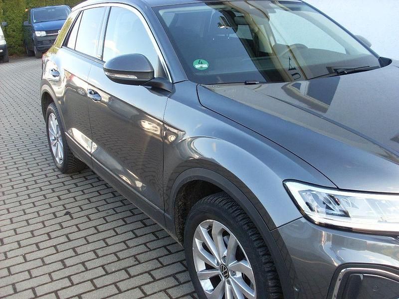 Gebraucht VW T-Roc Move 150 PS (110 kW) 2024 Grau SUV