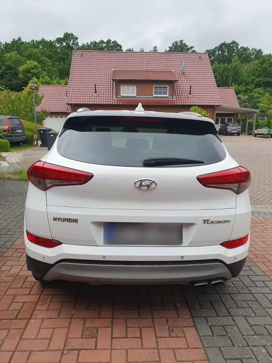 Gebraucht Hyundai Tucson 185 PS (136 kW) 2016 Weiß SUV
