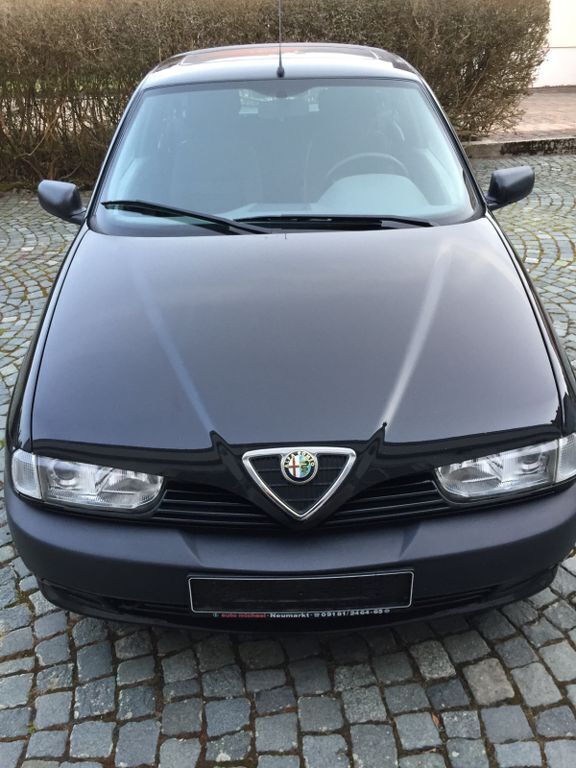 Schwarz Gebraucht 1996 Alfa Romeo 145 Kleinwagen | 5.900 € - Bild 1/4