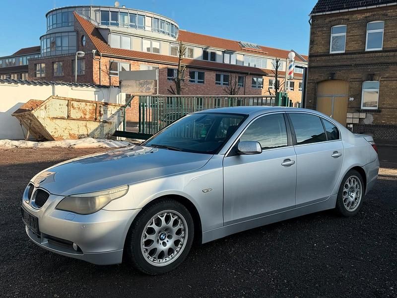 Silber Gebraucht 2003 BMW 520 Limousine | 3.499 € (Superpreis) - Bild 1/4