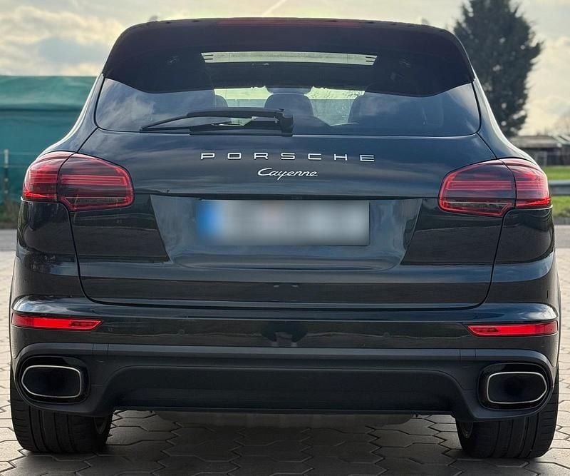 Second-hand Porsche Cayenne 2016 Negru SUV