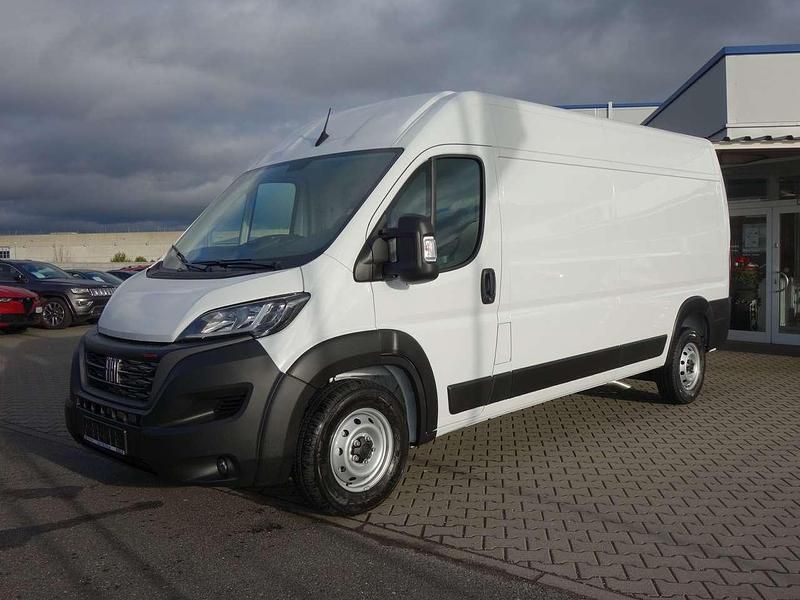 Weiss (pastell) Gebraucht 2023 Fiat Ducato Van | 27.990 € (Guter Preis) - Bild 1/4