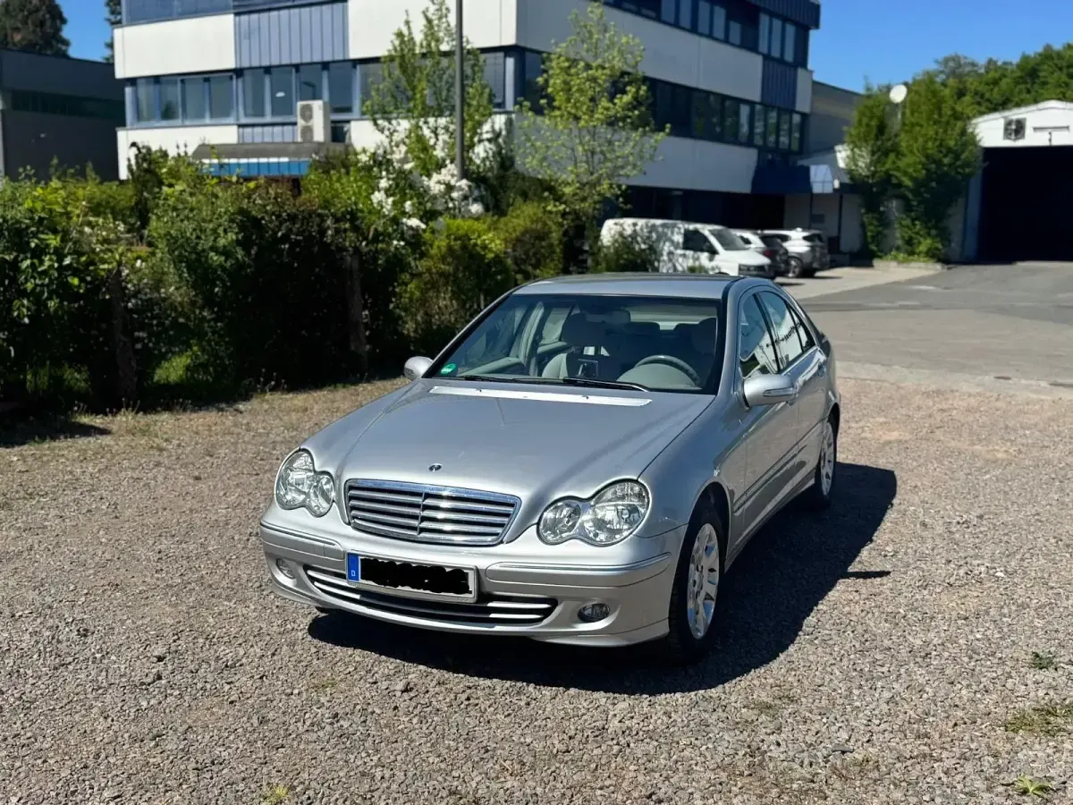 Gebraucht Mercedes C200 163 PS (119 kW) 2004 Silber Limousine