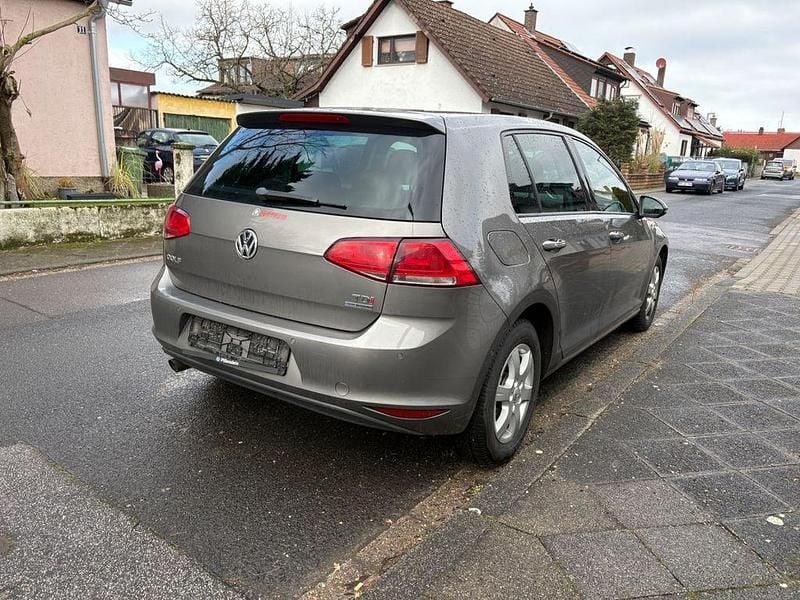 Gebraucht VW Golf VII 105 PS (77 kW) 2013 Grau Limousine