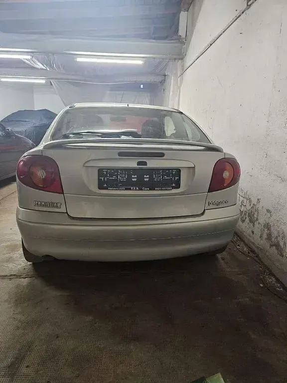 Gebraucht Renault Mégane 95 PS (69 kW) 2001 Silber Coupé