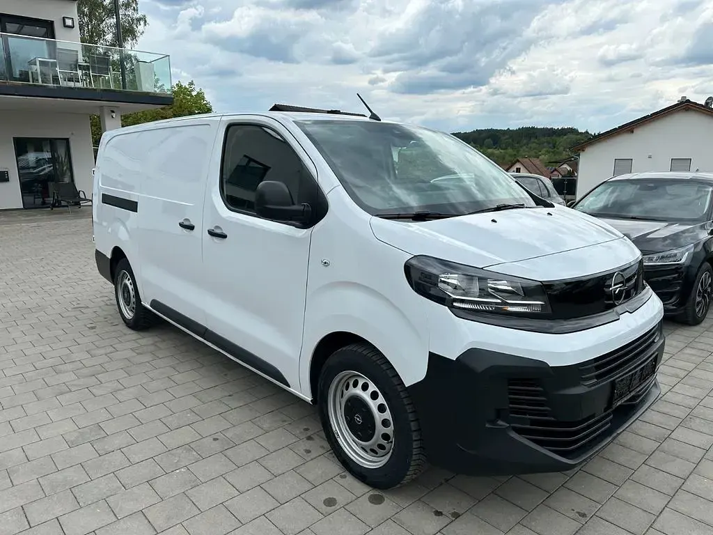 Usata Opel Vivaro 144 CV (105 kW) 2025 Bianco Monovolume