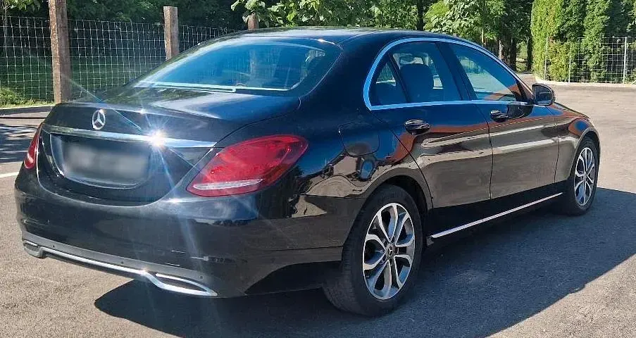 Gebraucht Mercedes C200 160 PS (117 kW) 2018 Schwarz Limousine