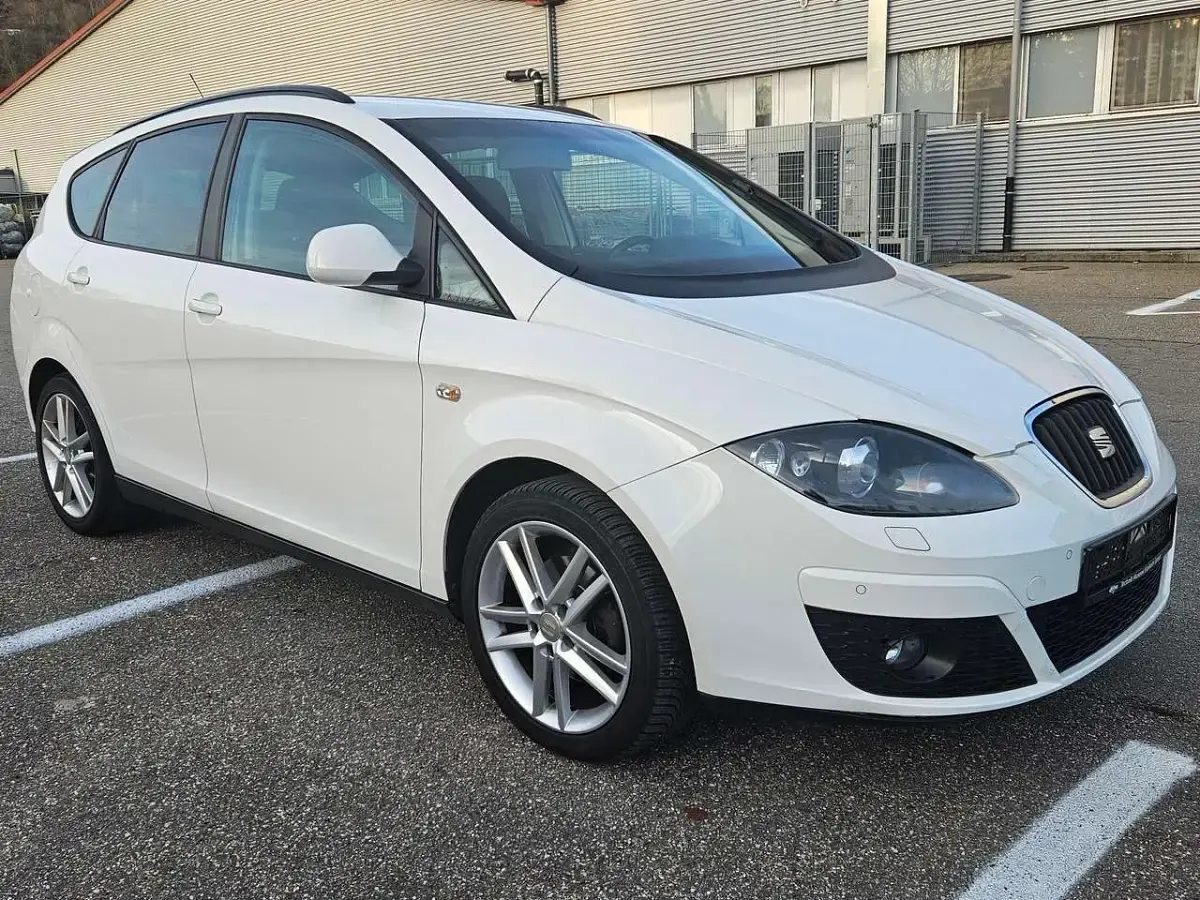 Gebraucht Seat Altea XL Sun 125 PS (91 kW) 2015 "candy" weiss Van / Kleinbus
