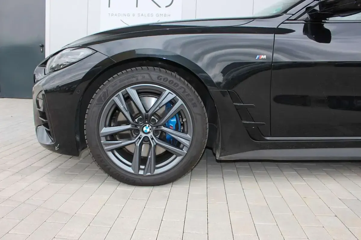 Gebraucht BMW M440 374 PS (275 kW) 2022 Black sapphire metallic Coupé