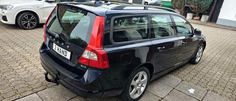 Gebraucht Volvo V70 Summum 163 PS (119 kW) 2008 Blau Kombi