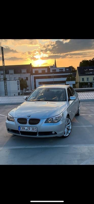 Silber Gebraucht 2005 BMW 530 Limousine | 6.400 € (Fairer Preis) - Bild 1/4