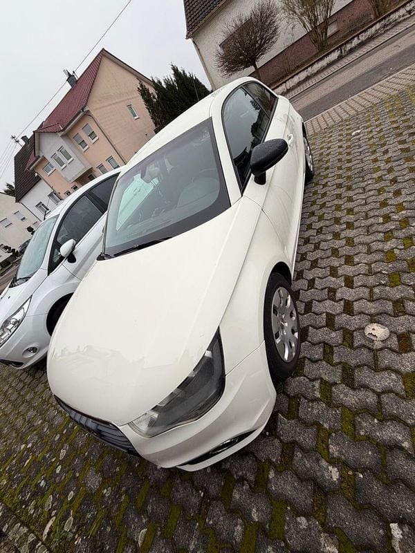 Gebraucht Audi A1 Attraction 86 PS (63 kW) 2010 Weiß Kleinwagen