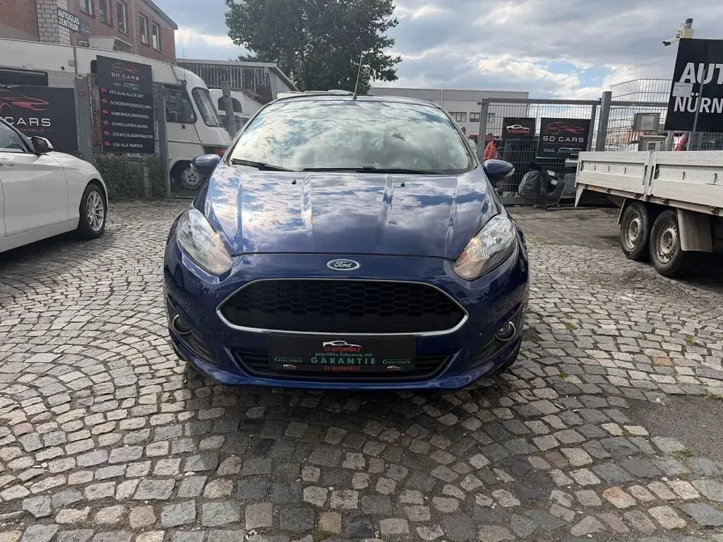 Gebraucht Ford Fiesta Celebration 101 PS (74 kW) 2017 Blau Kleinwagen