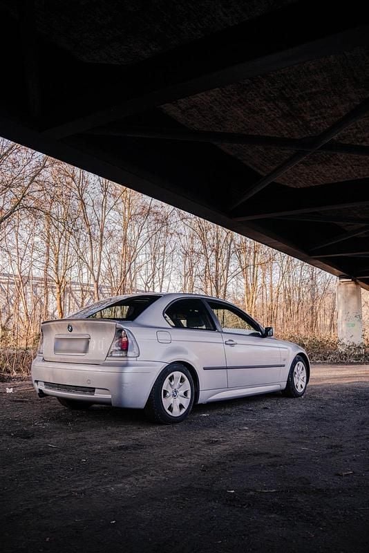 Gebraucht BMW 316 116 PS (85 kW) 2002 Silber Coupé