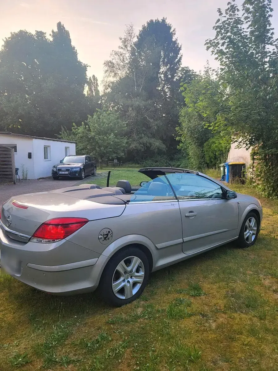Gebraucht Opel Astra 105 PS (77 kW) 2007 Beige Cabrio