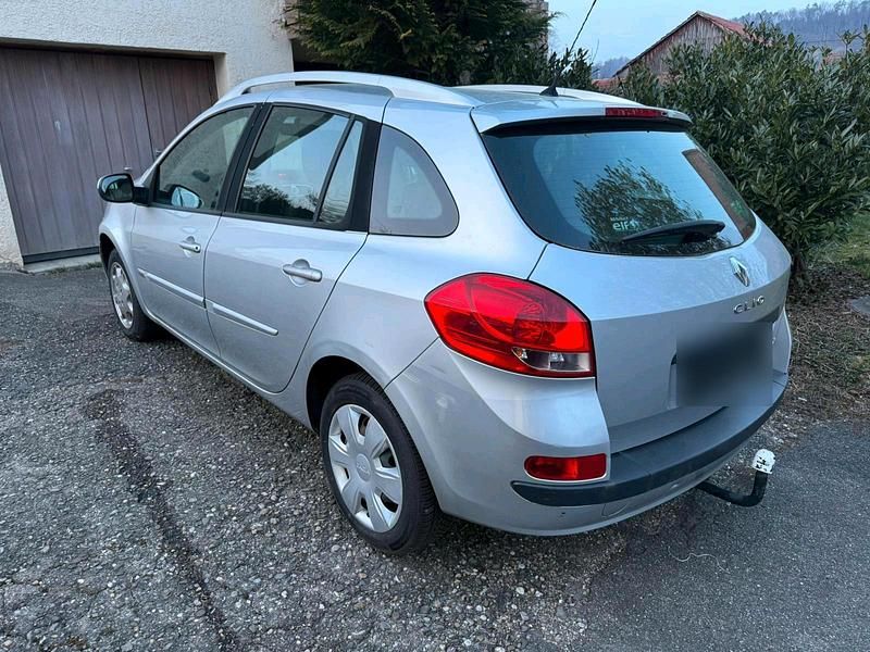 Gebraucht Renault Clio GrandTour 88 PS (64 kW) 2012 Grau Kombi