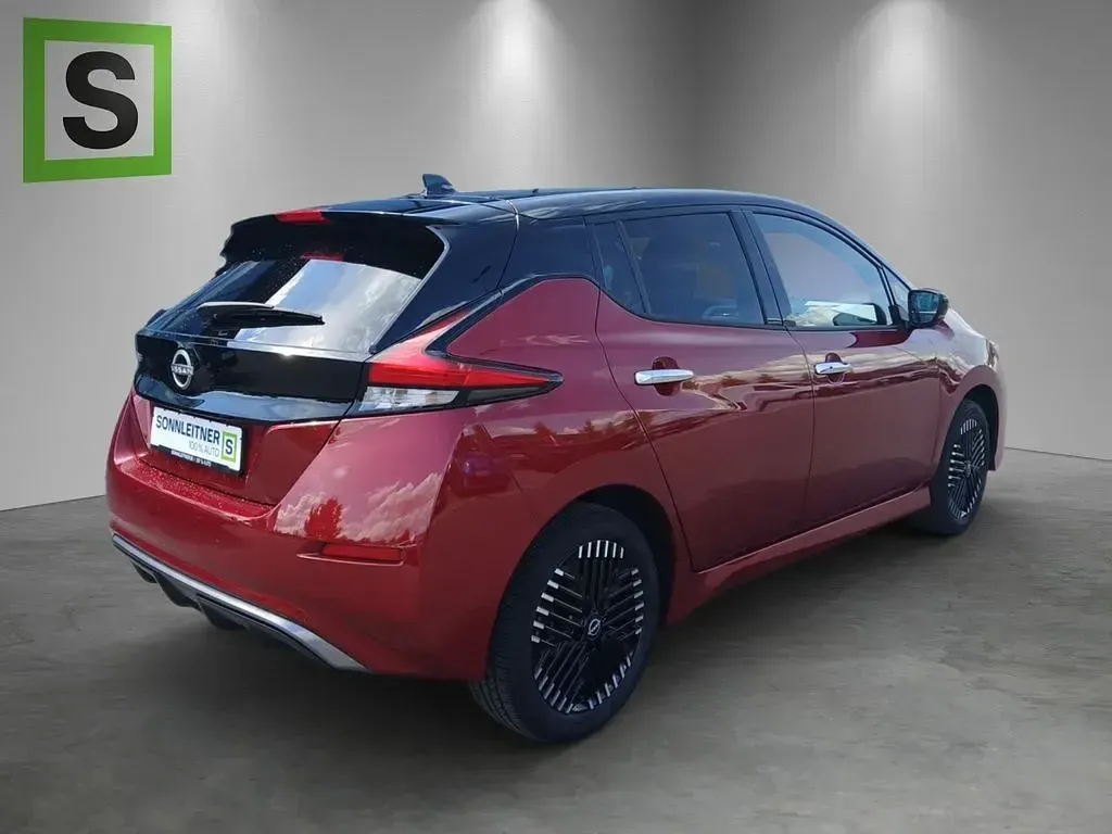 Gebraucht Nissan Leaf N-Connecta 160 kW (218 PS) 2023 Rot Kleinwagen