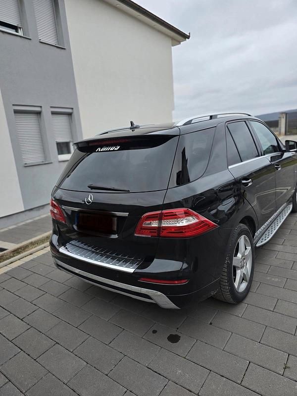 Gebraucht Mercedes ML350 258 PS (189 kW) 2012 Schwarz SUV