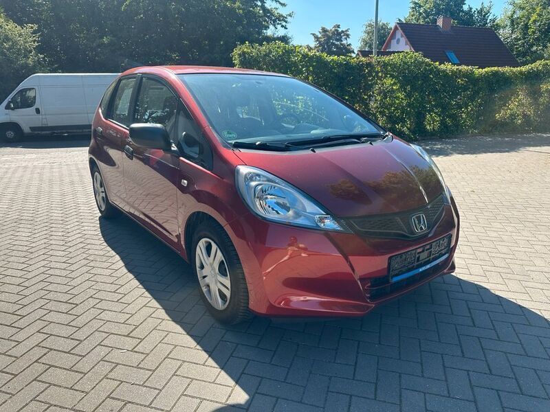 Passion red Gebraucht 2015 Honda Jazz S Kleinwagen | 7.299 € (Fairer Preis) - Bild 1/4