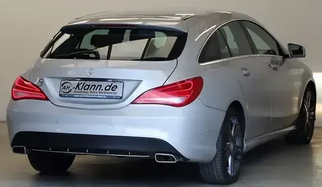 Gebraucht Mercedes CLA250e Shooting Brake 211 PS (155 kW) 2015 Silber Kombi