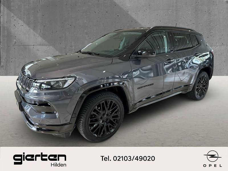 Grau Gebraucht 2023 Jeep Compass SUV | 27.590 € (Fairer Preis) - Bild 1/4