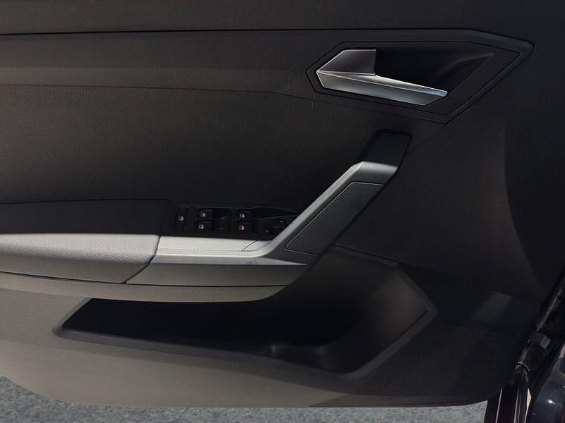 Neu Seat Arona 116 PS (85 kW) 2025 Grau SUV