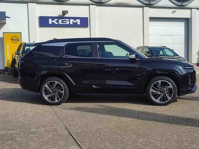 Neu SsangYong Actyon 163 PS (119 kW) 2026 Schwarz SUV