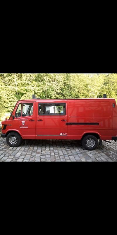 Rot Gebraucht 1993 Mercedes T1 Van | 21.800 € - Bild 1/4